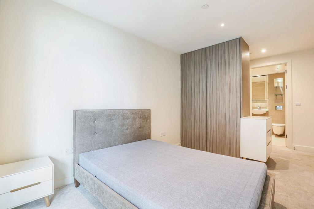 Apartment in London - View 5