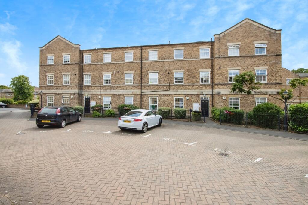 Main image of property: Chaloner Grove, Wakefield, West Yorkshire, WF1