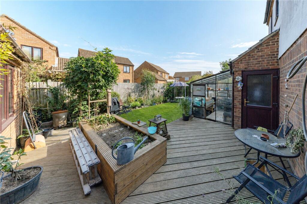 House in Milton Keynes, Great Linford - View 4