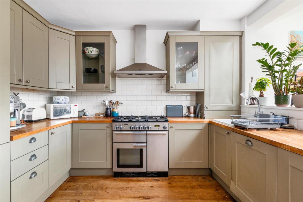 Tennyson Road, Wimbledon photo 3