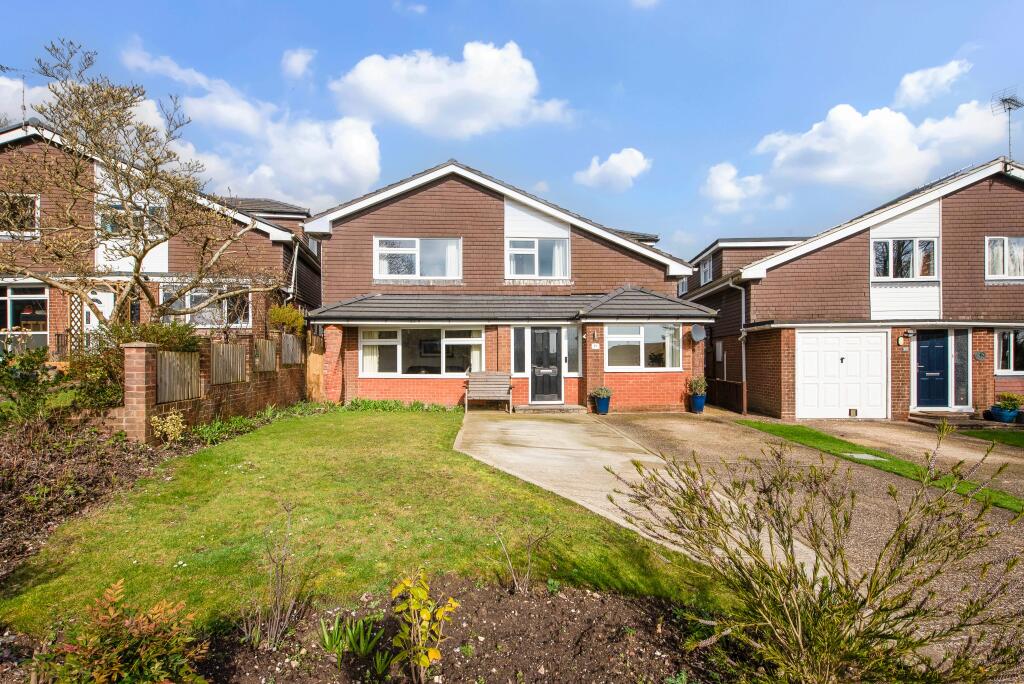 4-bed detached on Pipers Mead, Clanfield, £599,950