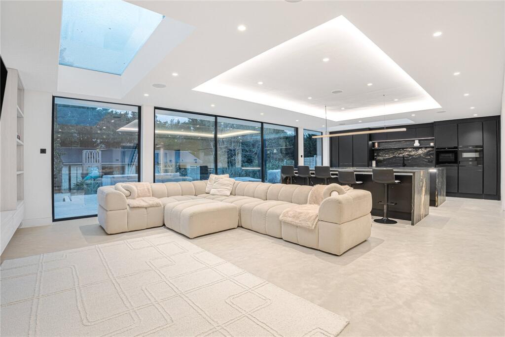 House in Enfield - More