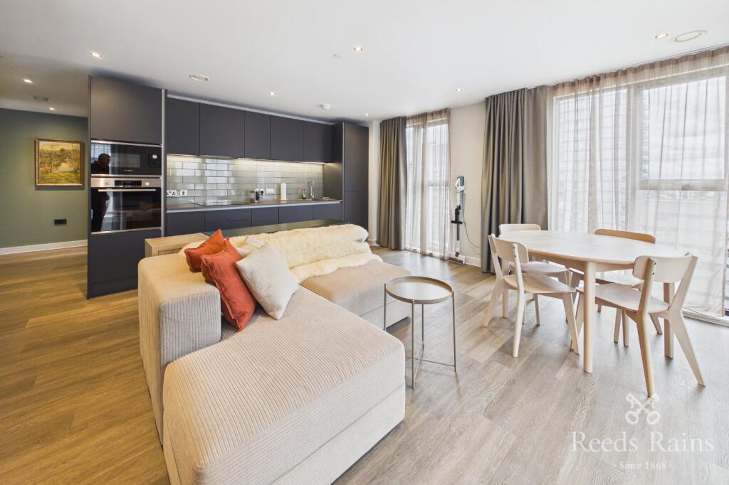 Main image of property: Red, Media City UK, Salford, Greater Manchester, M50