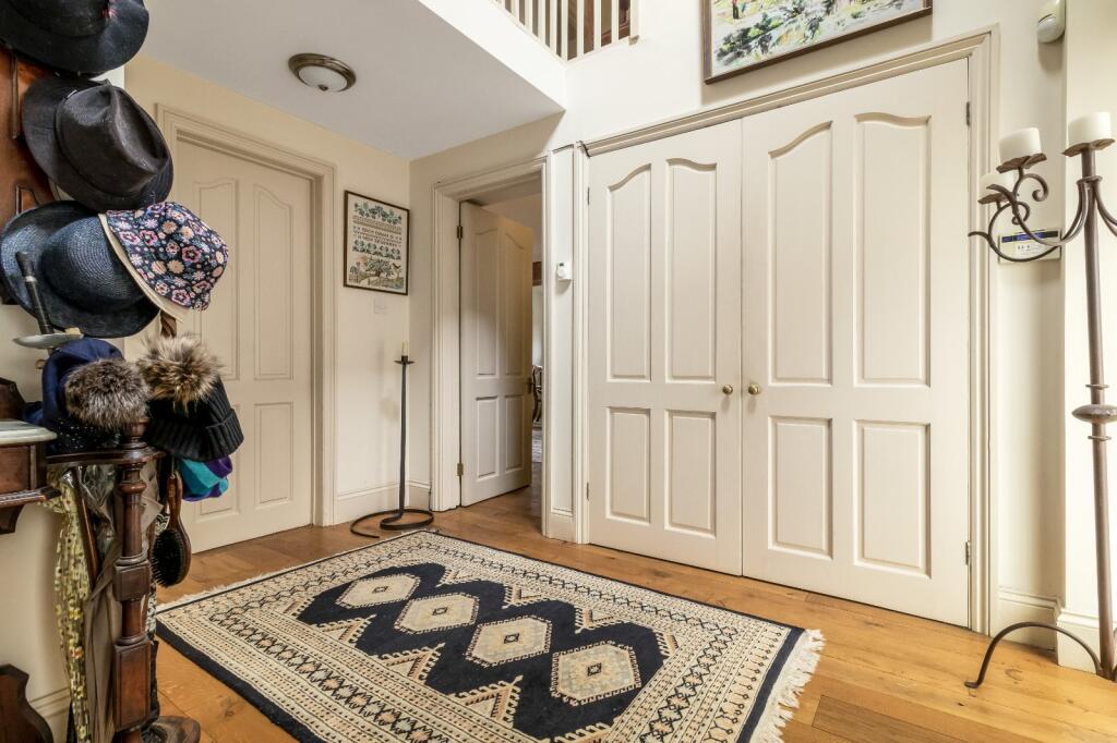 House in Cotswold, Tetbury Upton - View 4