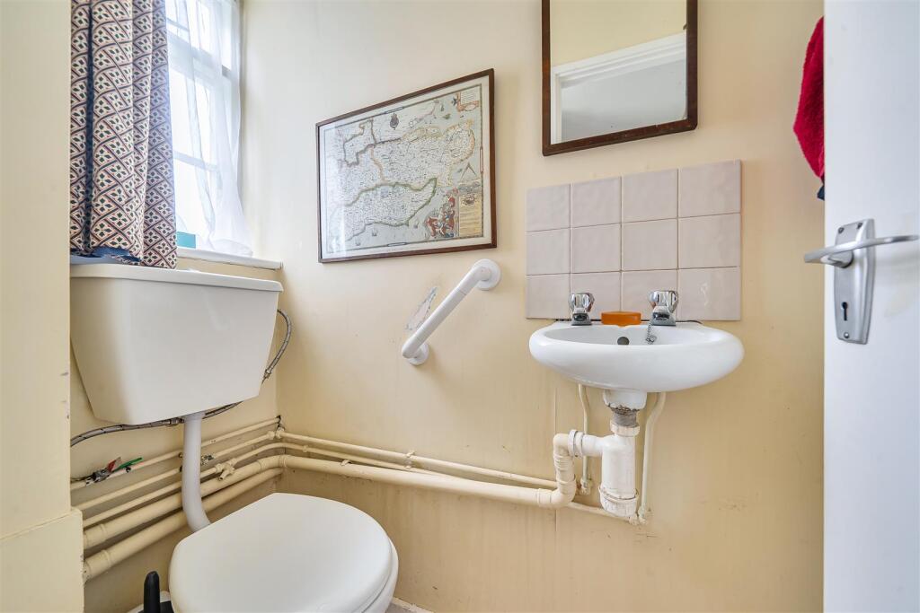 House in Waverley, Haslemere - More