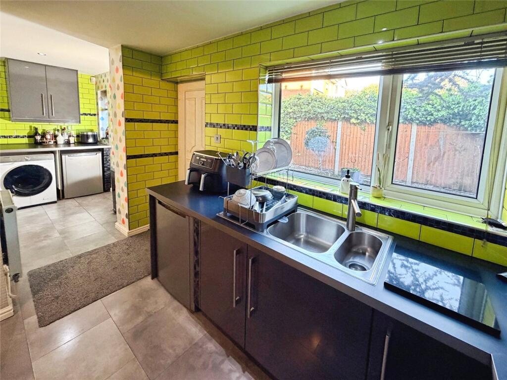 Pasture Close, Armthorpe, Doncaster, South Yorkshire, DN3 - More