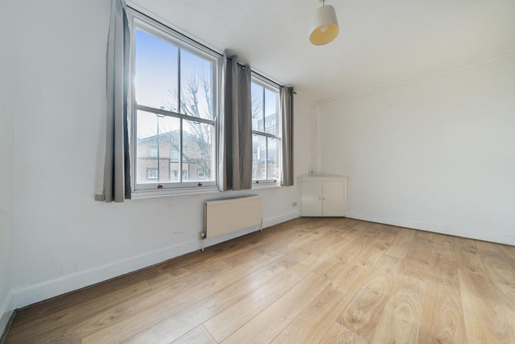 Apartment in London, Purbrook Estate, Walworth - View 4