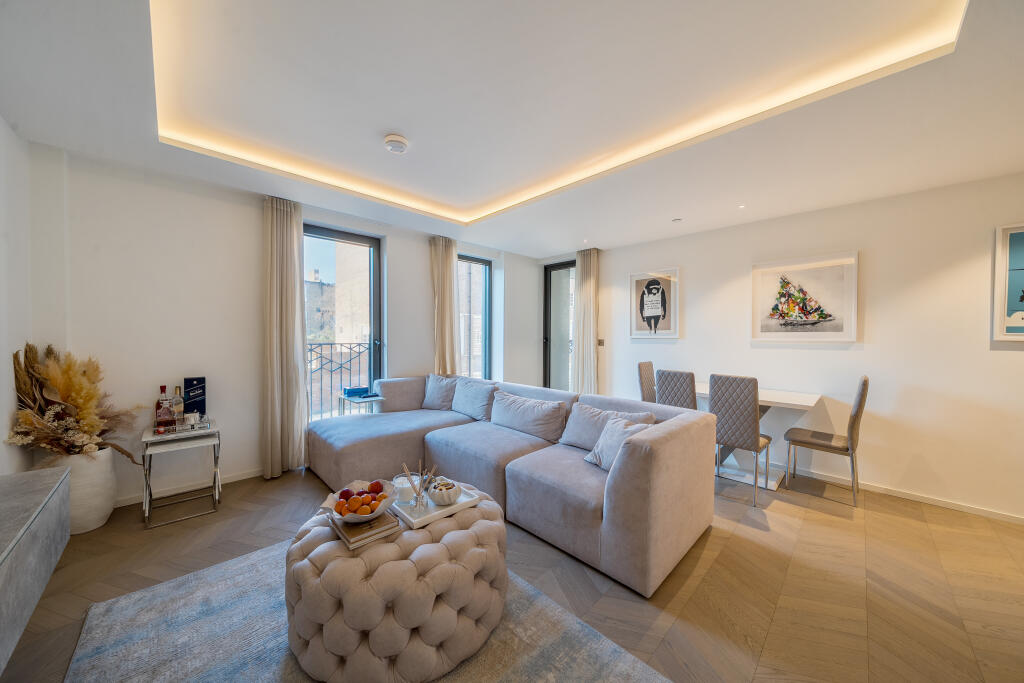 Main image of property: Farnfield Close, London, N8