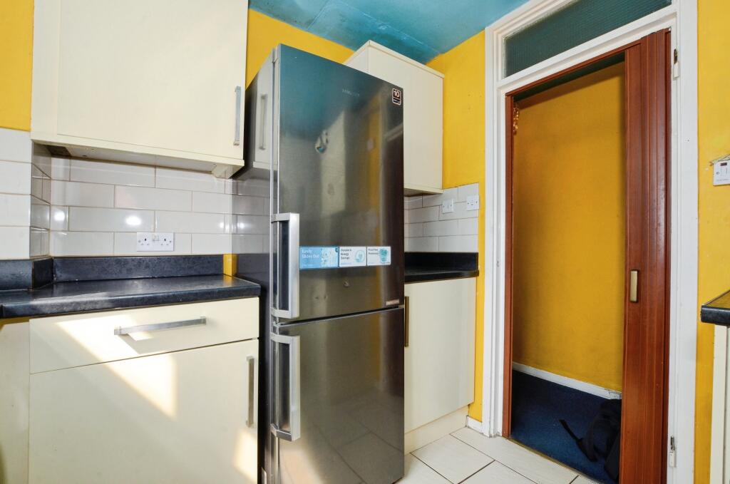 Apartment in Southall - More