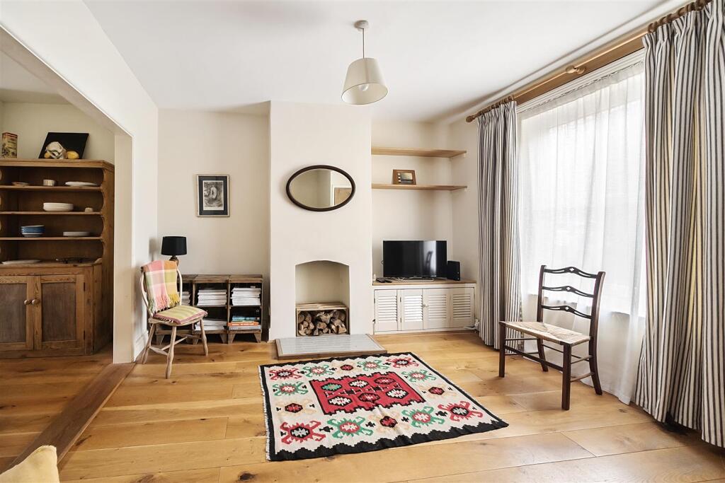 House in Salisbury - View 2