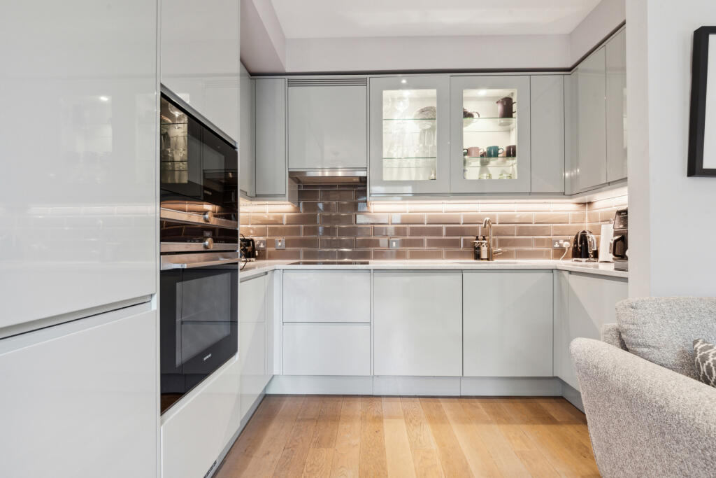 Apartment in London - View 2