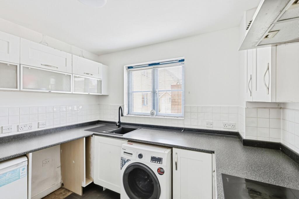 Apartment in Northampton, Far Cotton and Delapre - View 3