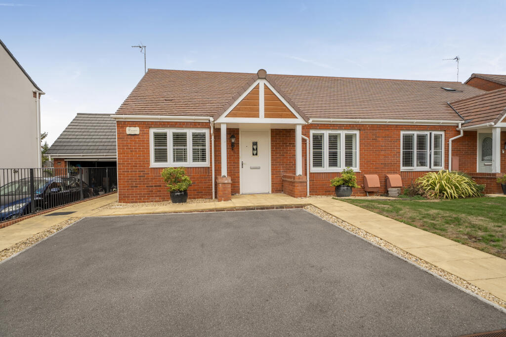 Main image of property: Cozens Grove, Shrivenham, Swindon, SN6