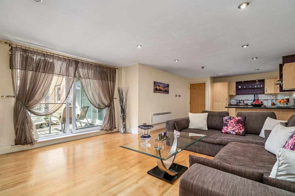 Apartment in London - View 5