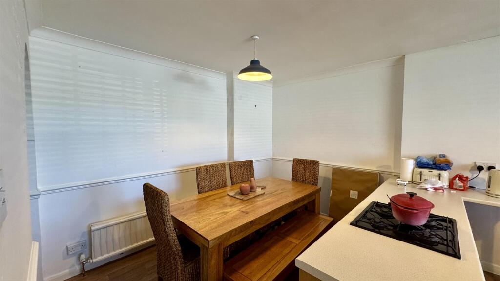 House in Harrogate, Harlow Hill - View 4