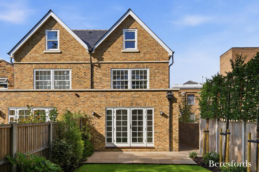 Main image of property: Hall Street, Chelmsford, CM2