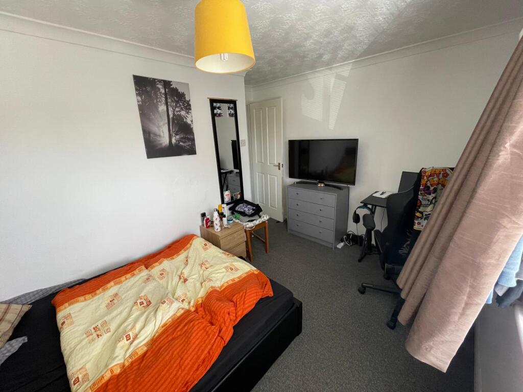 House in Nottingham, Lenton - More
