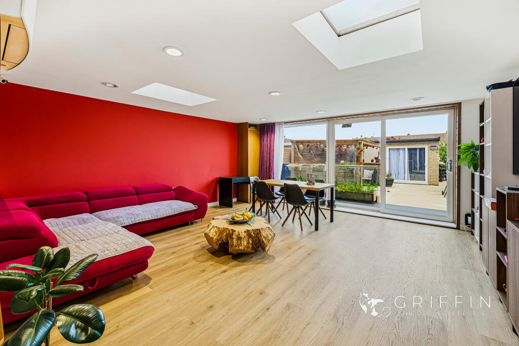 House in Aveley, Essex - View 2