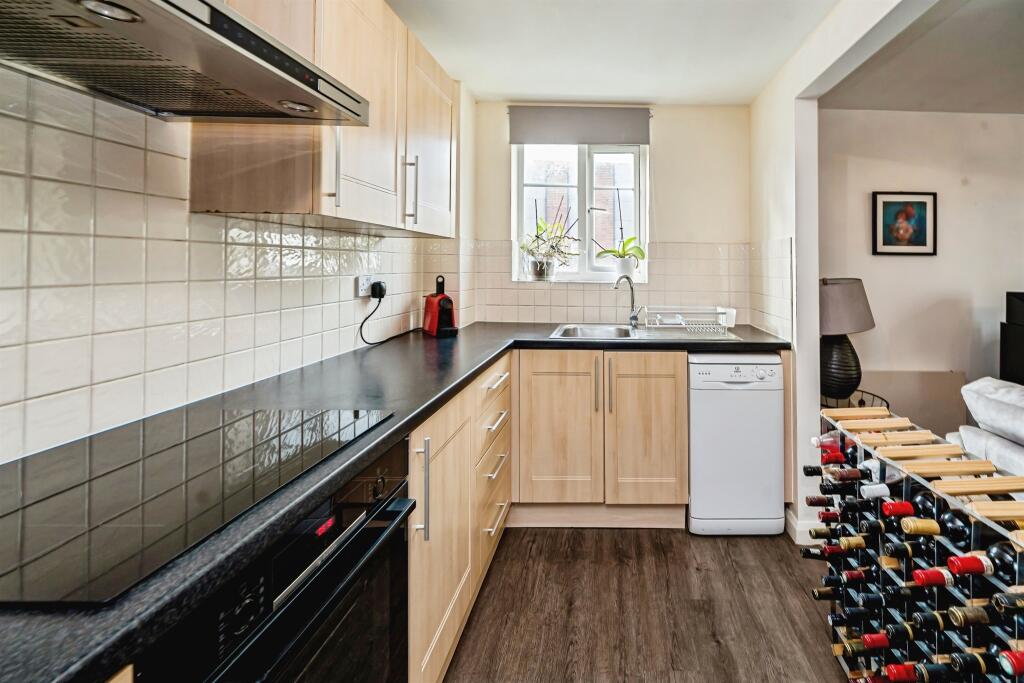 Apartment in Slough - View 3