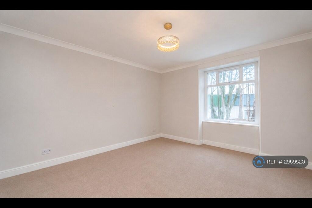 House in Nelson, Bradley - View 4