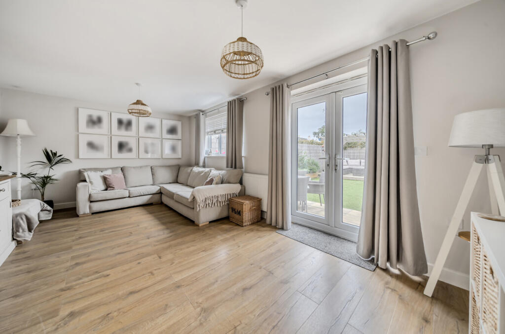 Jardine Place, Bracknell, Berkshire photo 3