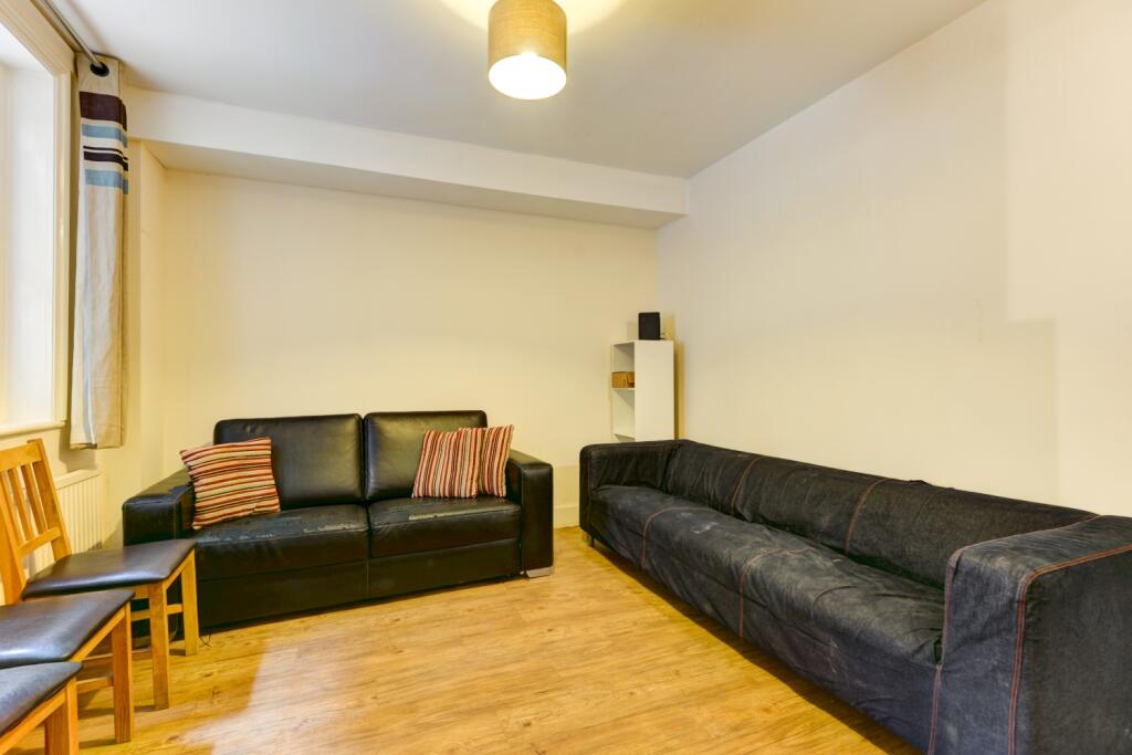 House in Brighton - View 4