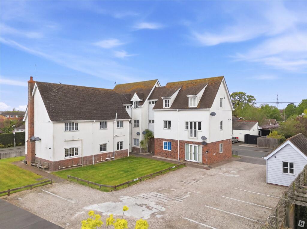 Main image of property: Hullbridge Road, South Woodham Ferrers, Chelmsford, Essex, CM3