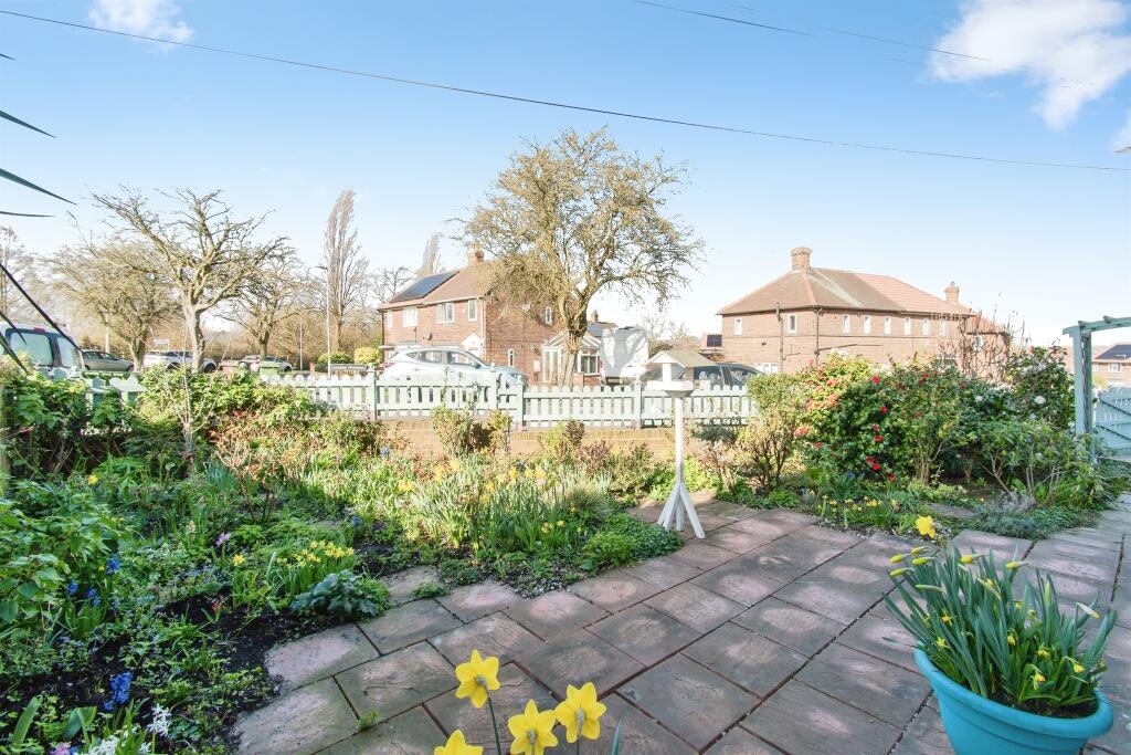 House in Wakefield, Hightown, Cutsyke - View 4
