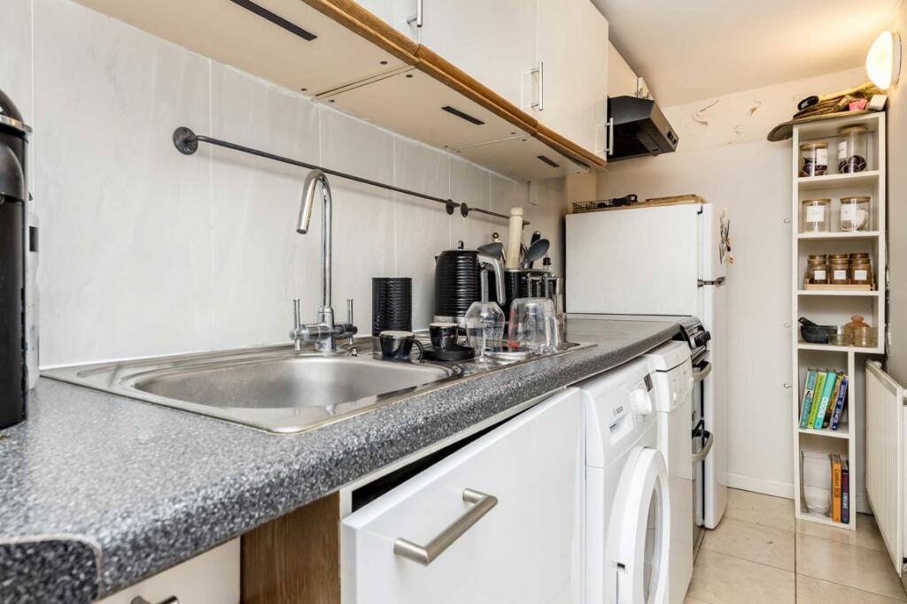 House in Richmond, North Sheen - View 4
