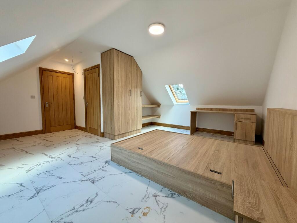 Apartment in Coventry - More