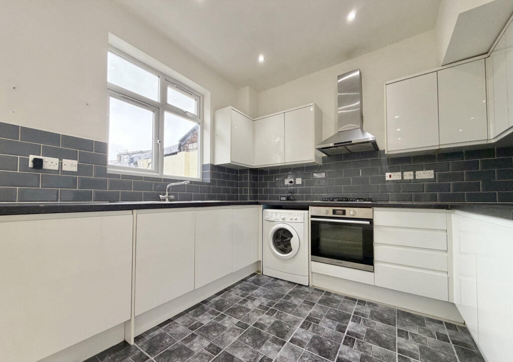 House in London - View 3