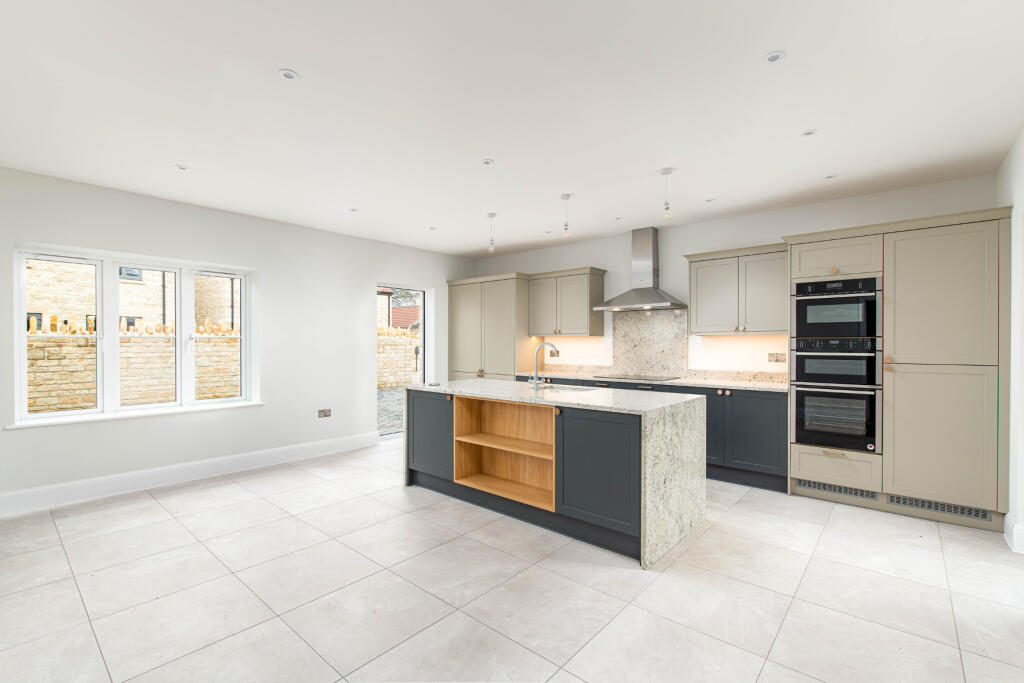 Andrews Drive, Marshfield, SN14 photo 4