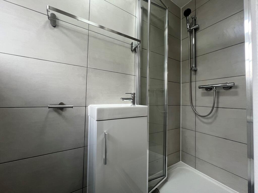 Apartment in Redditch, Worcestershire - View 5