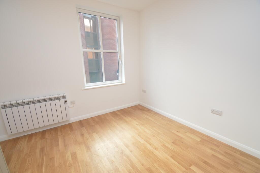 Apartment in Hemel Hempstead - View 3