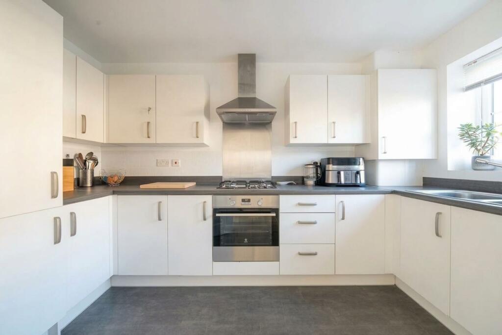 House in Salisbury, Alderbury - View 3