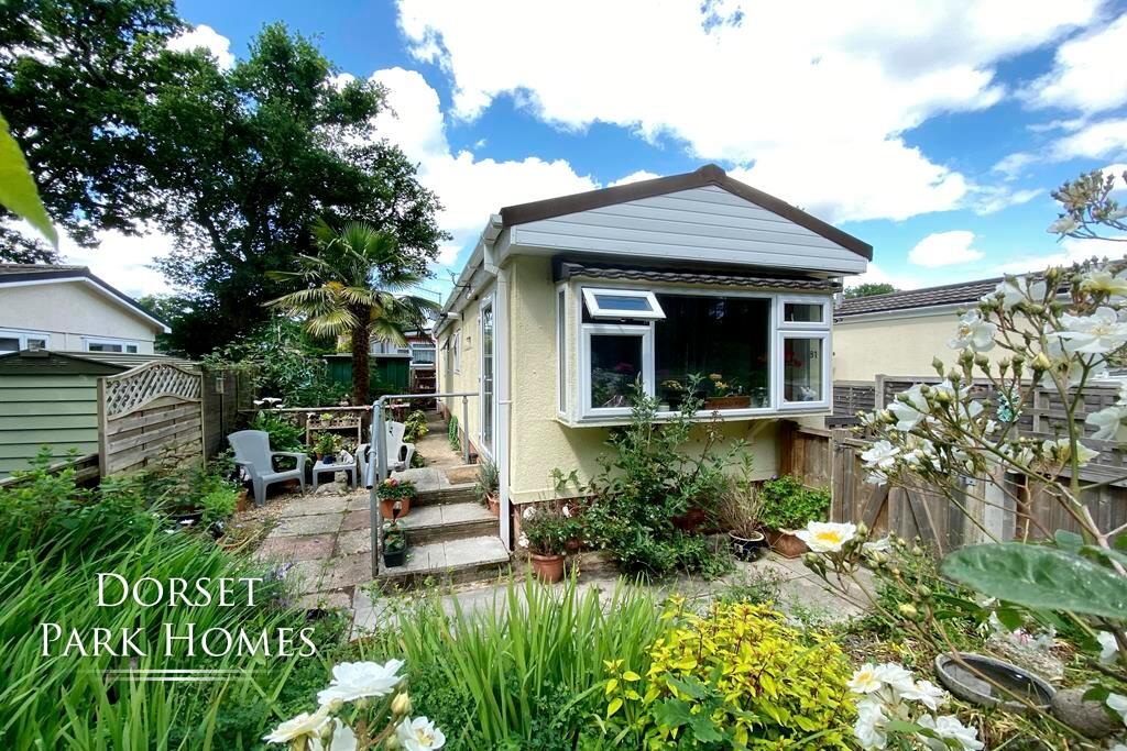 1-bed caravan on Oaktree Park, St Leonards, Dorset, £95,000