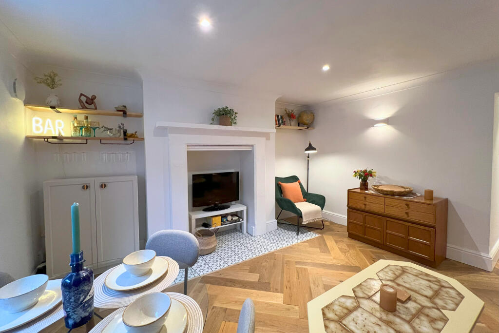 Shute End, Wokingham, RG40 photo 3