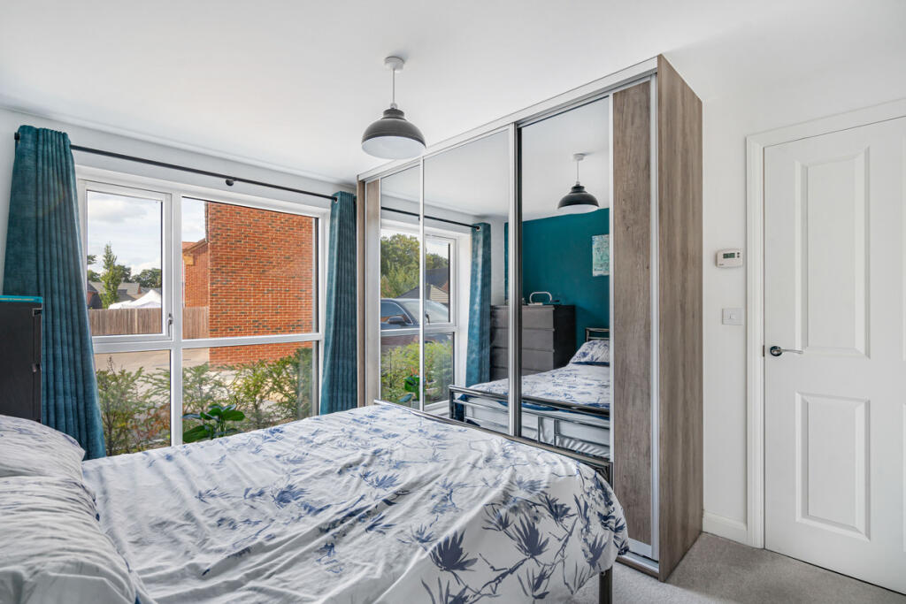 Apartment in Guildford - View 5