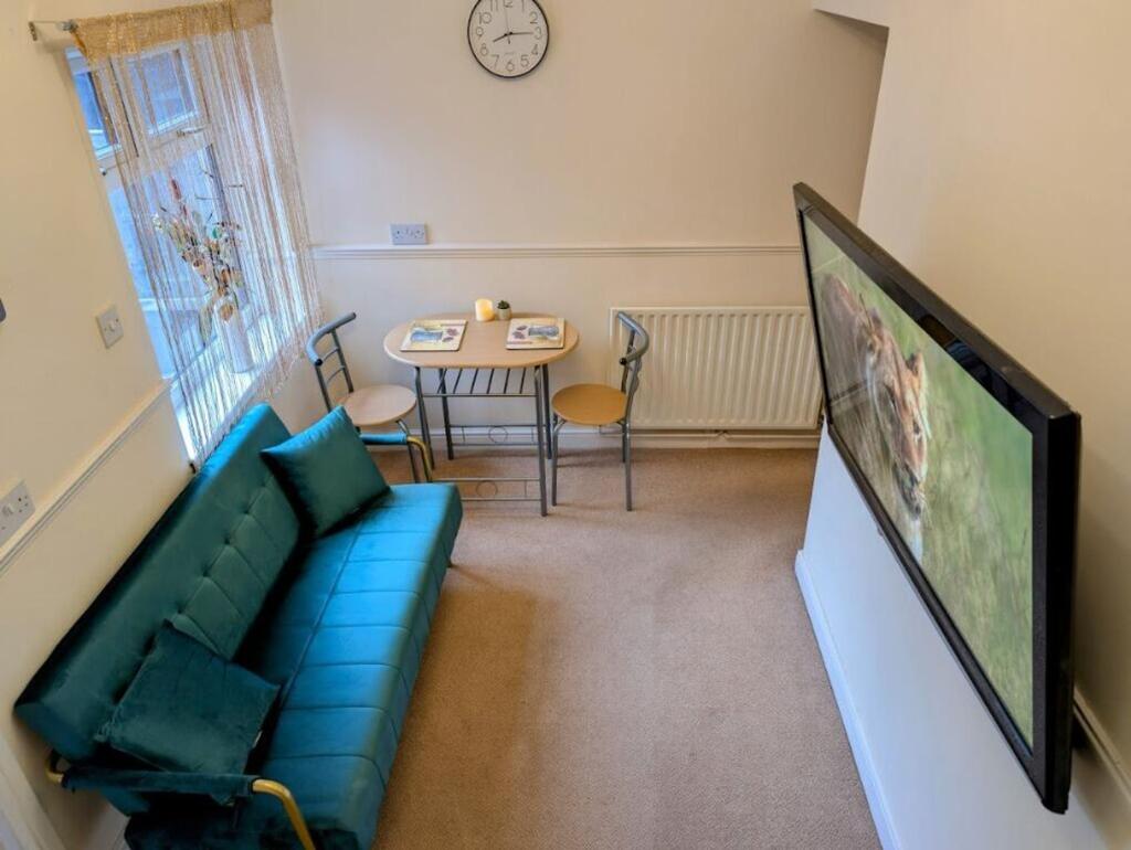 House in Newcastle-under-Lyme, Poolfields - View 2