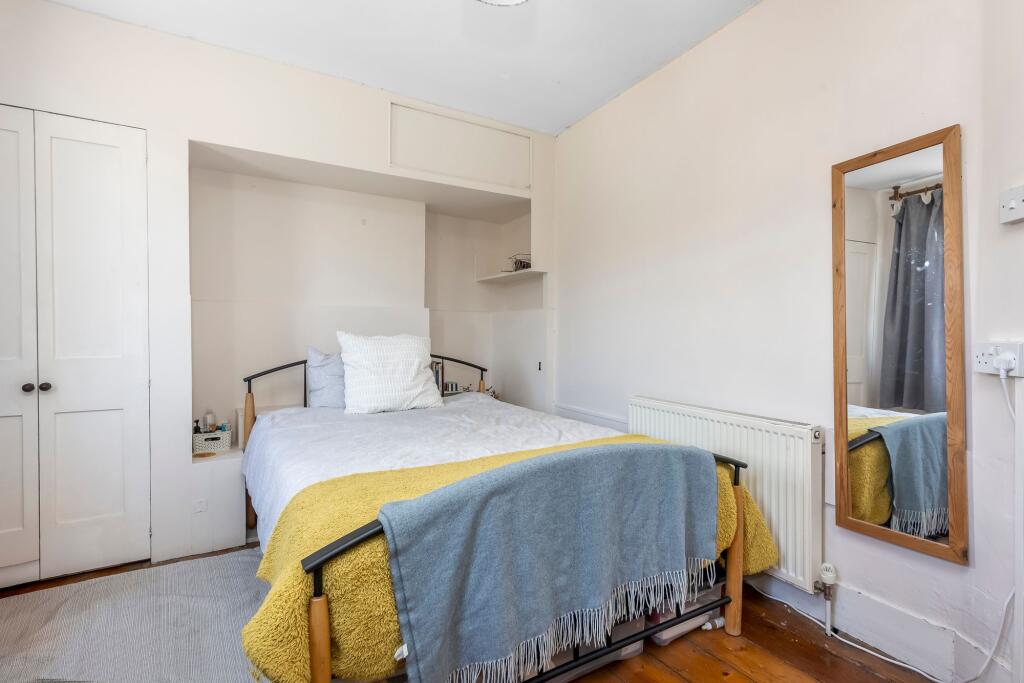 House in Brighton, Queen's Park - More