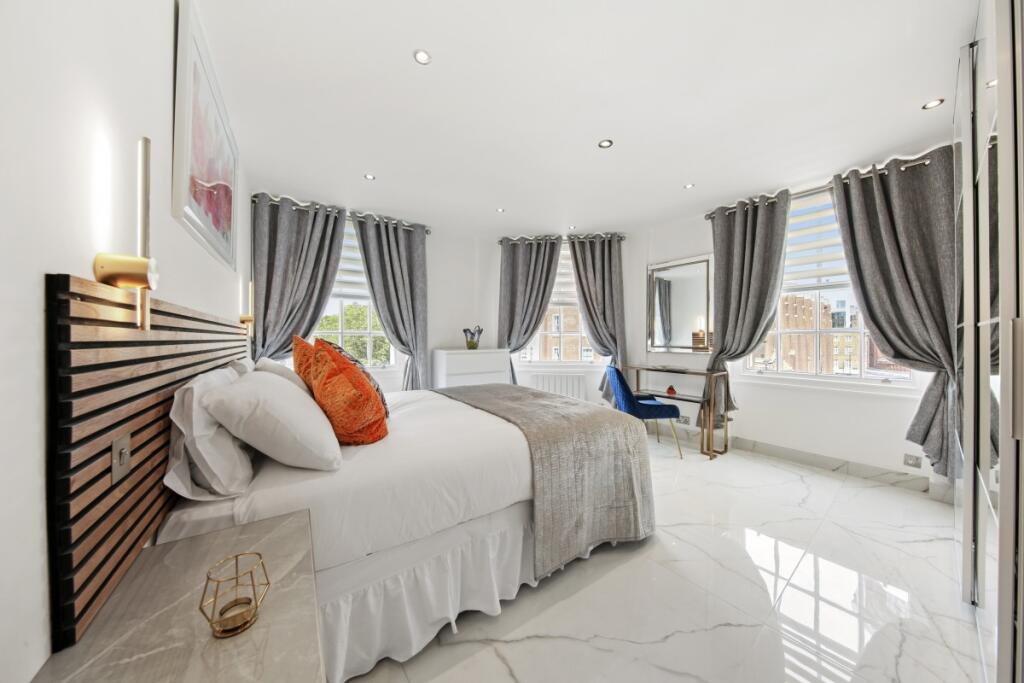 Apartment in London - View 5