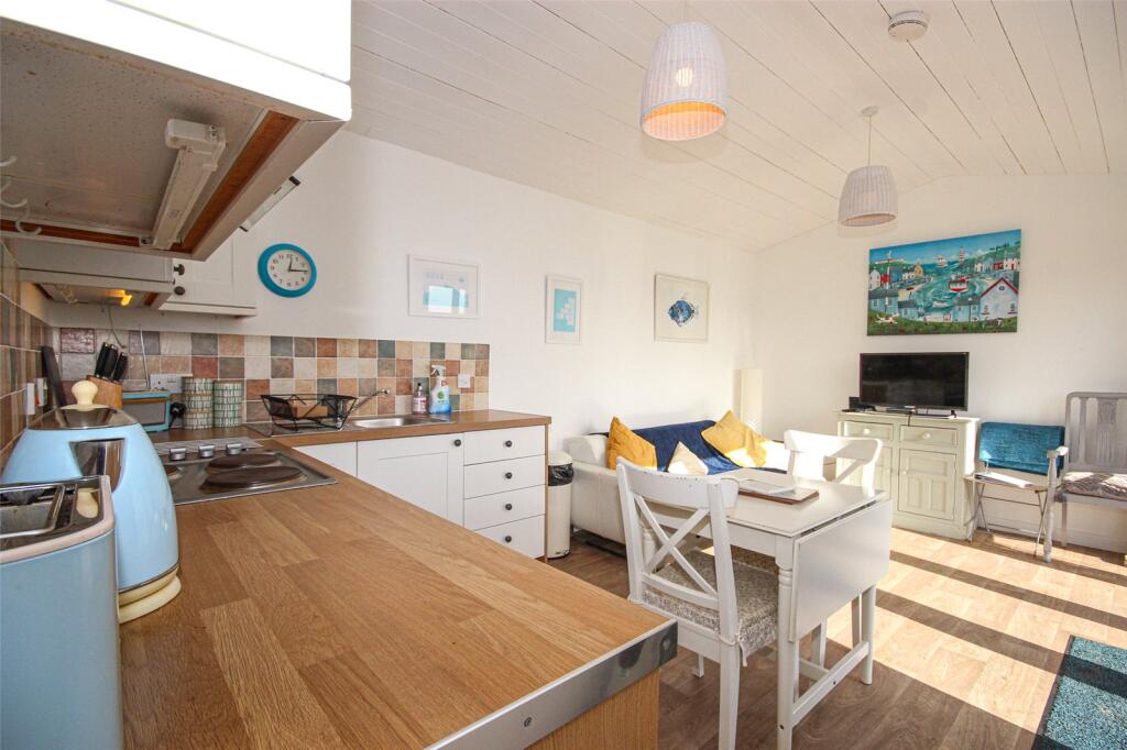 Ware Cliff, Lyme Regis, Dorset, DT7 photo 3