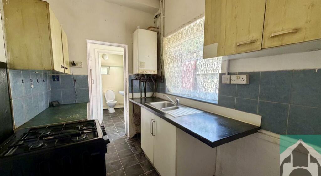 House in Sandwell, West Midlands - View 4