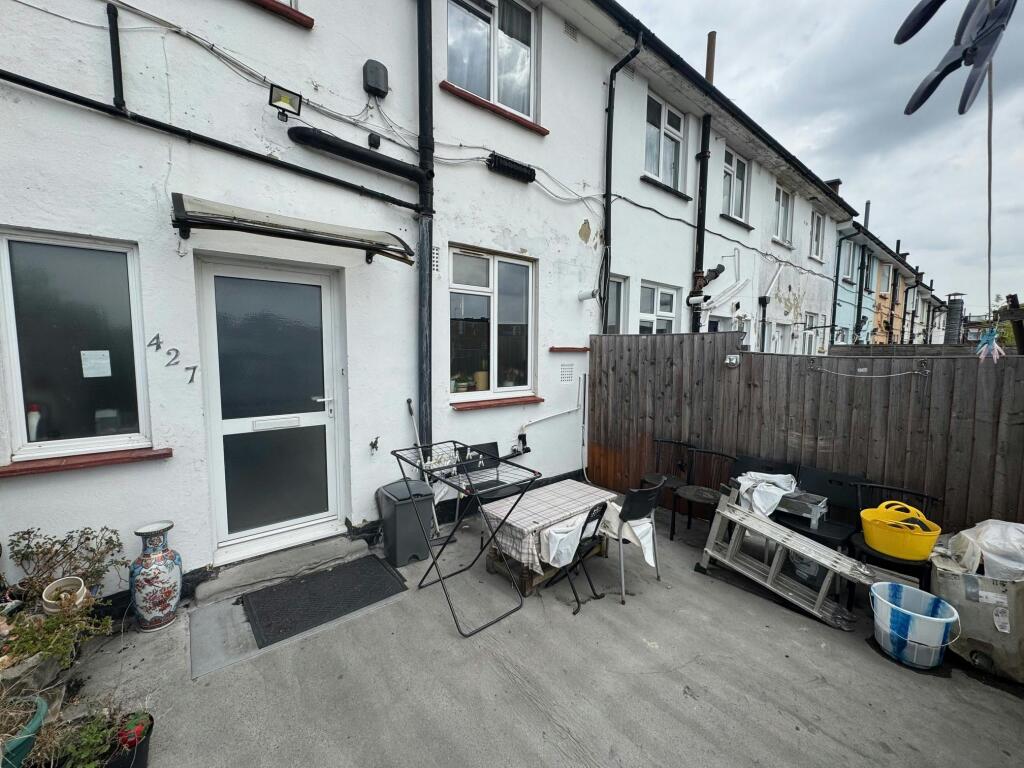 427 Honeypot Lane 49.jpg
