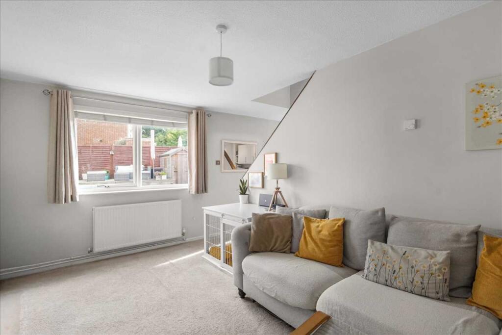 House in Milton Keynes, Bradwell - View 4