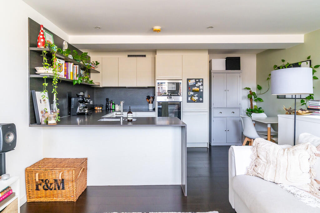 Apartment in London - View 5