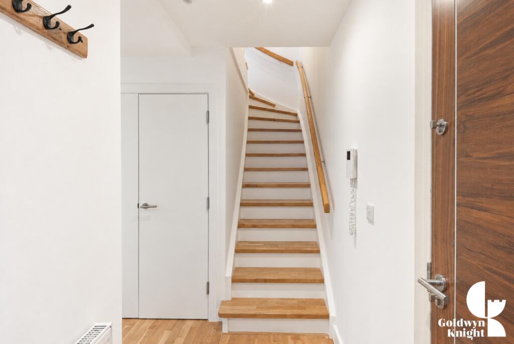 Apartment in London - View 5
