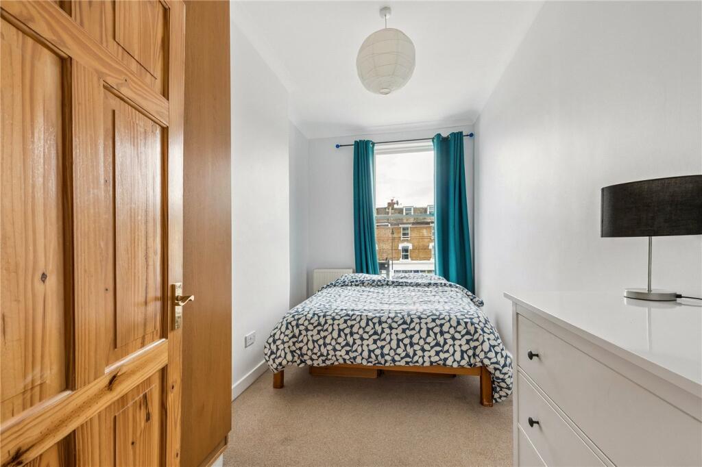 Apartment in London - View 5