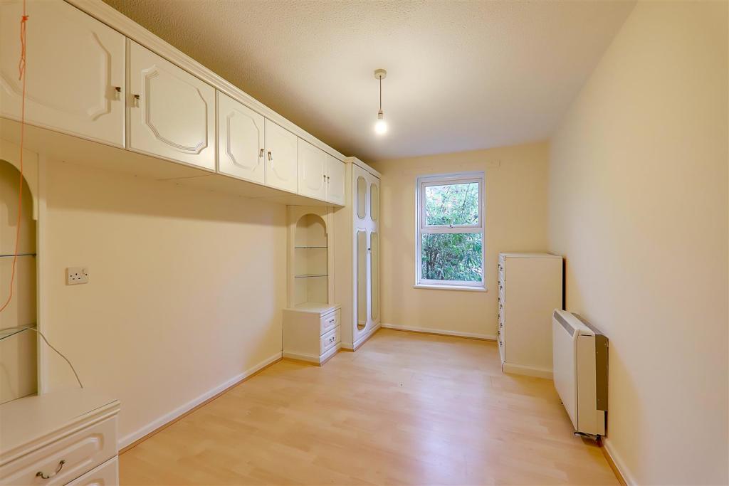 South Farm Road, Worthing - View 5