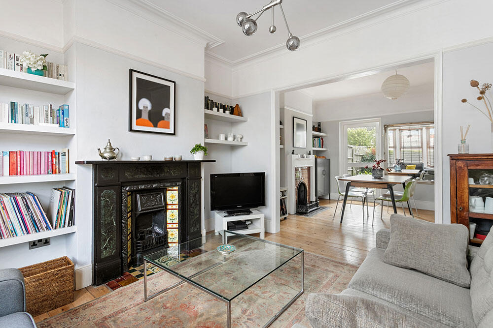 Richmond Road, Leytonstone, E11 - View 3